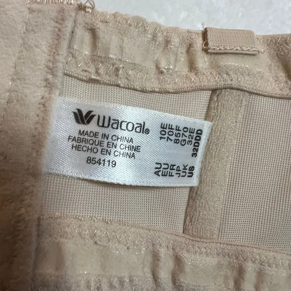 Wacoal Red Carpet Strapless Underwire Bra Size 32DDD in Color Sand **NO STRAPS**